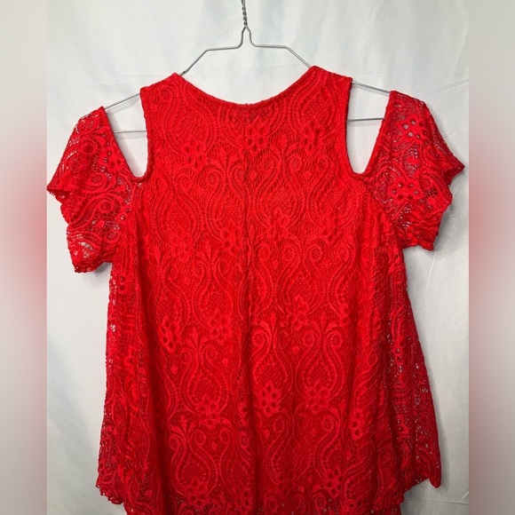 Women’s small Brittany black red crochet design top open shoulder - Picture 6 of 8
